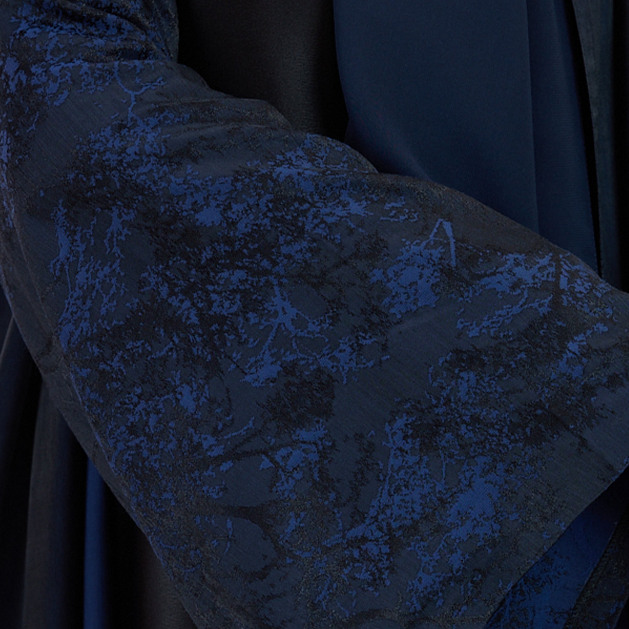 Printed Jacquard Open Abaya with Flared Sleeves Blue
