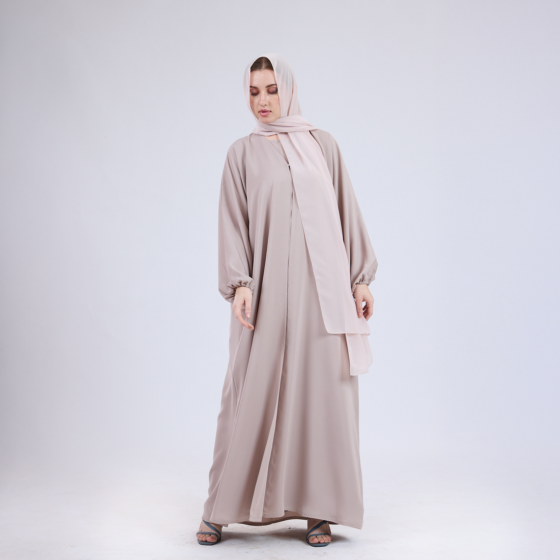 Nida Open Abaya with Elastic Sleeves