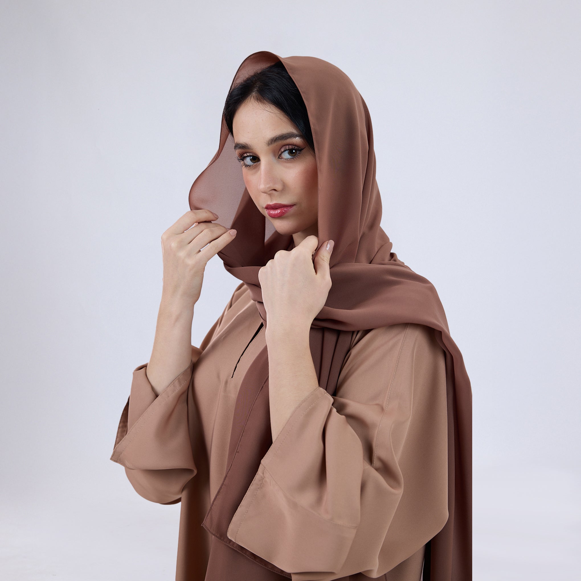 Nida Fabric Classic Closed Abaya With Wide Sleeves