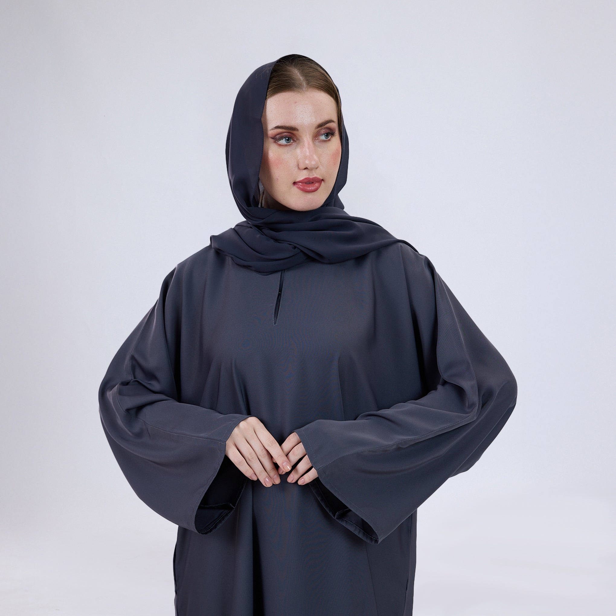 Nida Fabric Classic Closed Abaya With Wide Sleeves