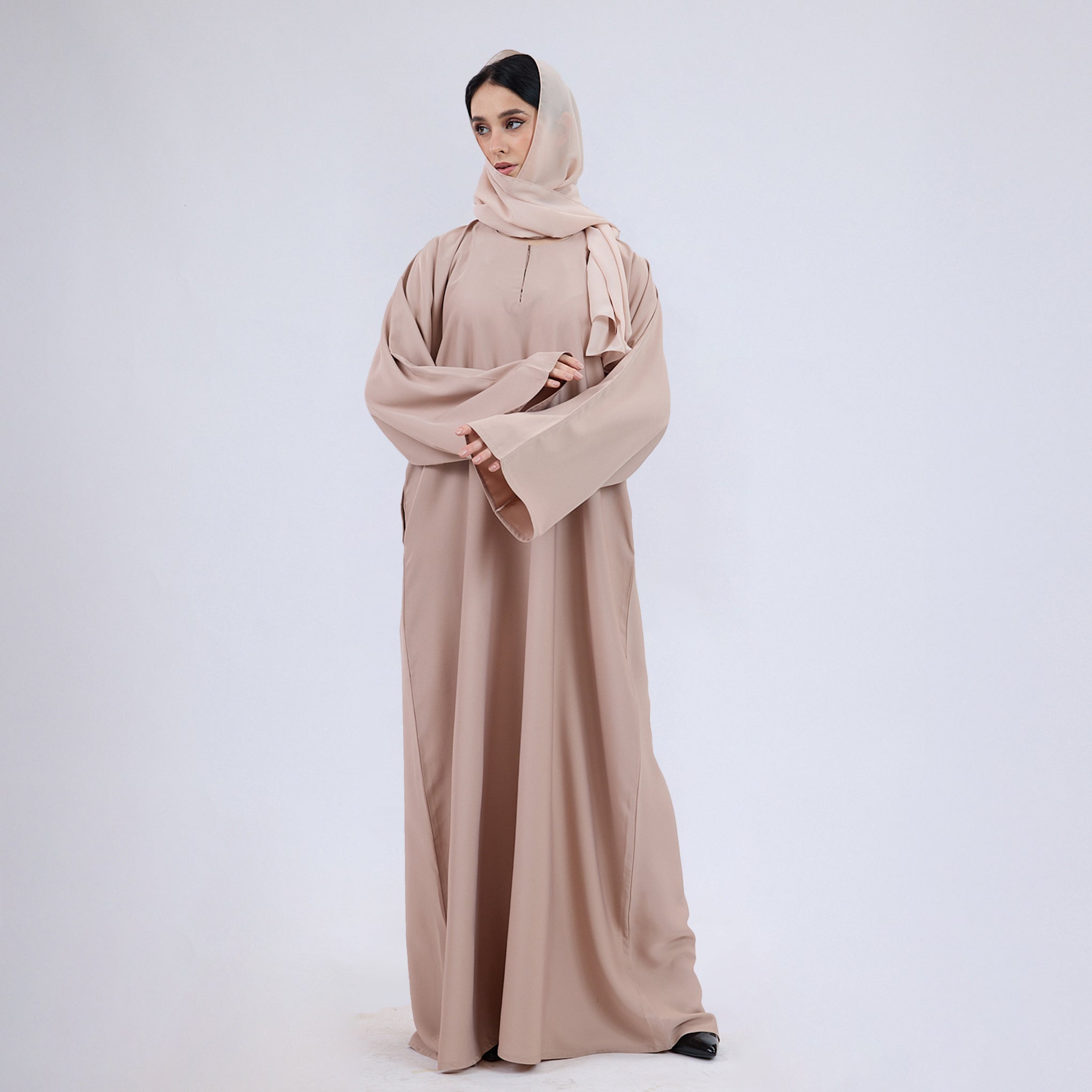 Nida Fabric Classic Closed Abaya With Wide Sleeves