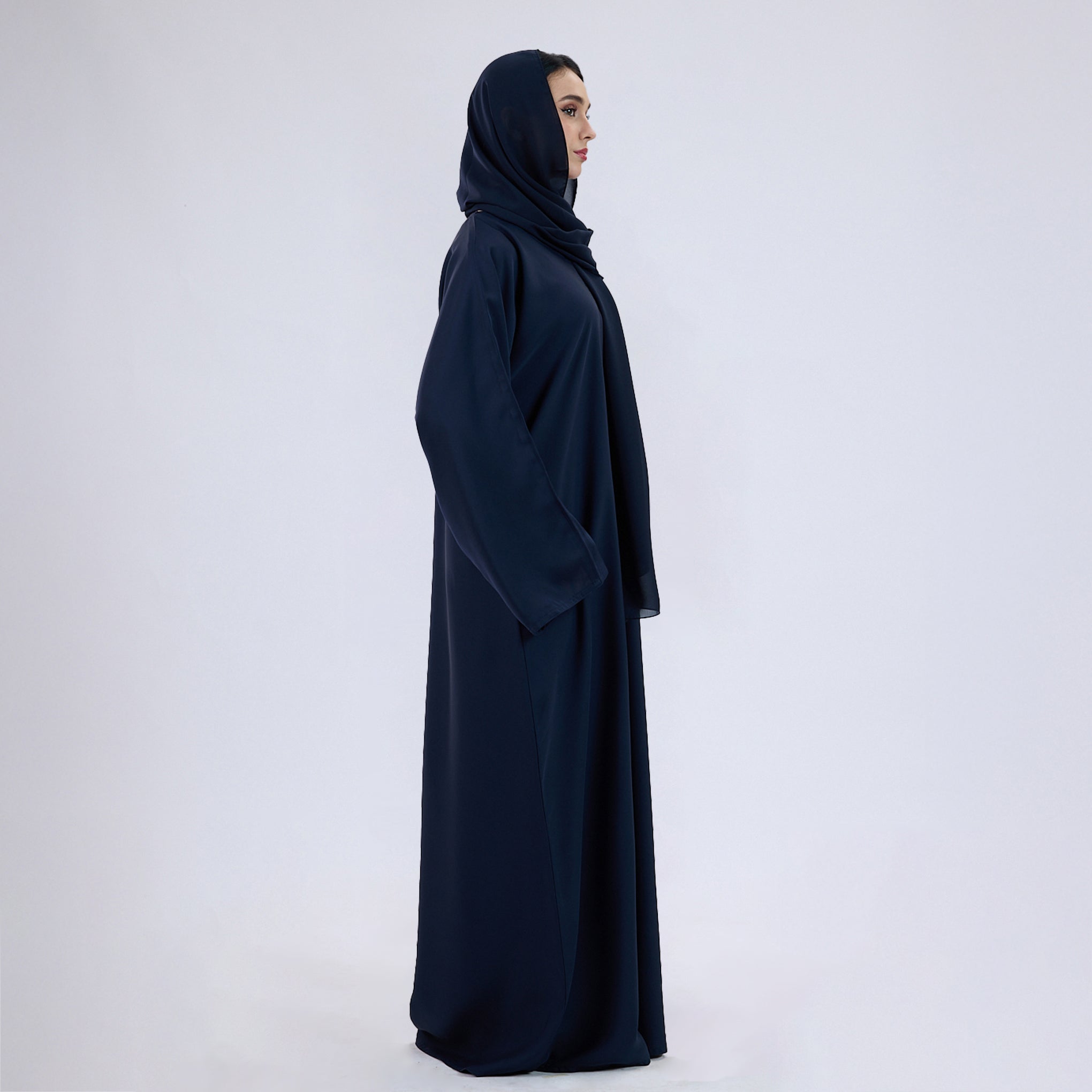Nida Fabric Classic Closed Abaya With Wide Sleeves